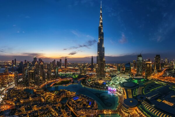 La belle ville de Dubaï, la tour Burj Khalifa