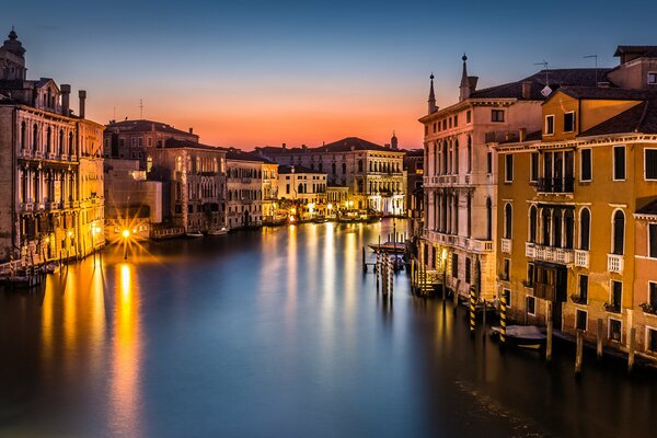 Los canales de Italia son muy bonitos