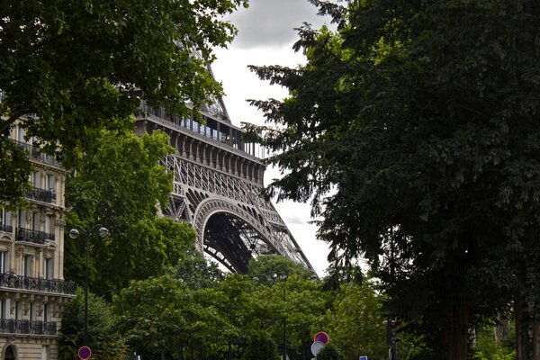 Torre dell elfo a Parigi