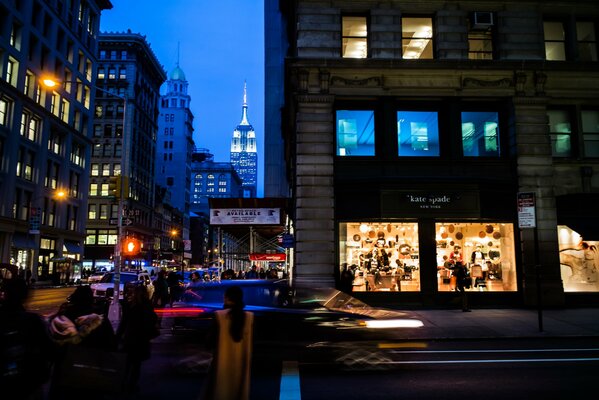 El bullicio nocturno de las calles de Manhattan