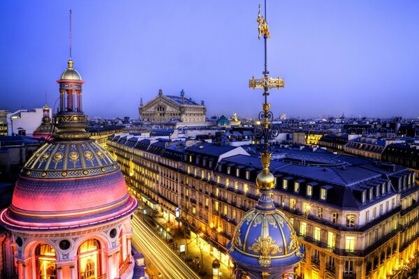Architecture du palais du grand Opéra à Paris