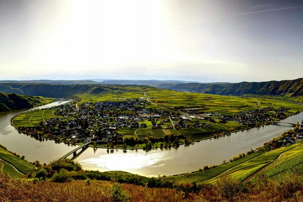 Ville en Allemagne entourée d eau