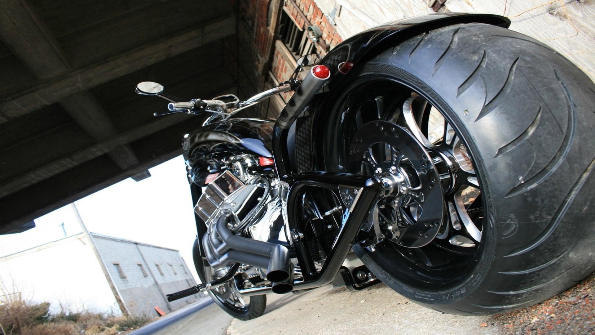 bike v8 chopper black engine