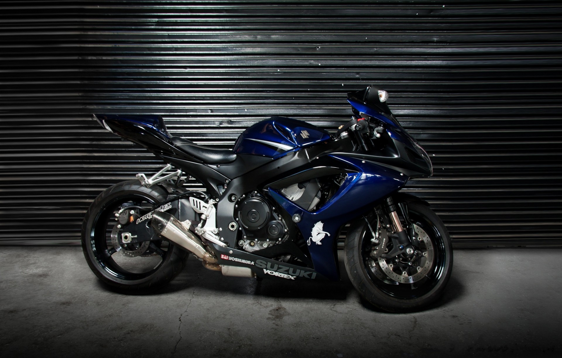 moto suzuki supersport azul gsx-r1000