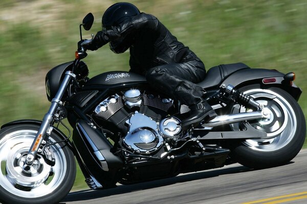Moto harley Davidson en estilo negro