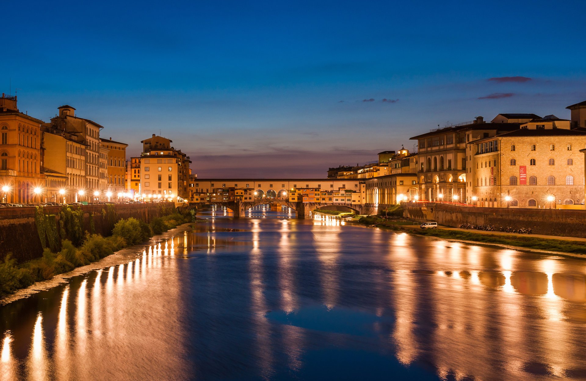 noc wenecja piękne włochy rzeka latarnie niebo chmury miasto ponte vecchio o zachodzie słońca florencja włochy piękne ocean morze budynki światła ponte vecchio o zmierzchu