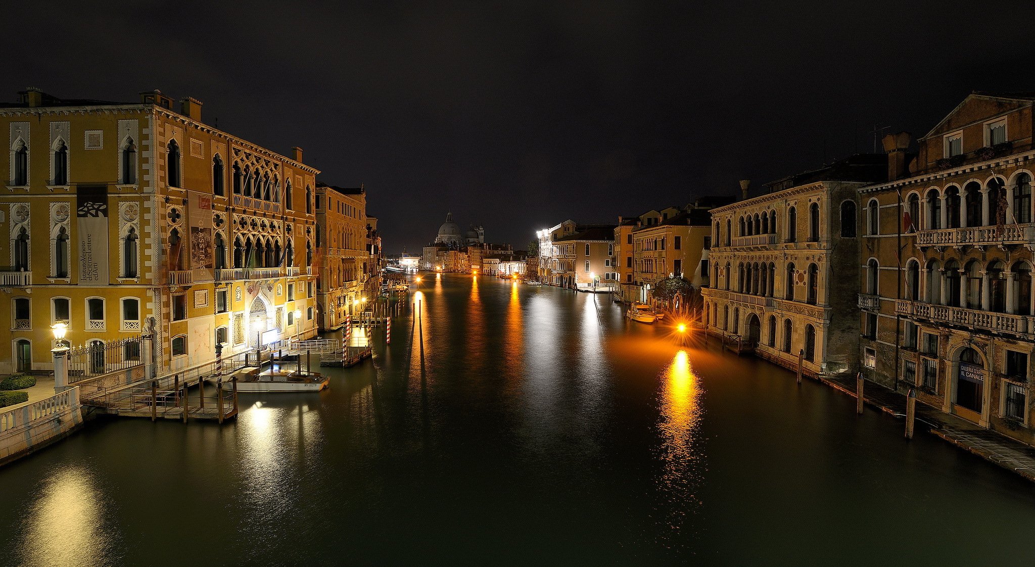 italy venice night light