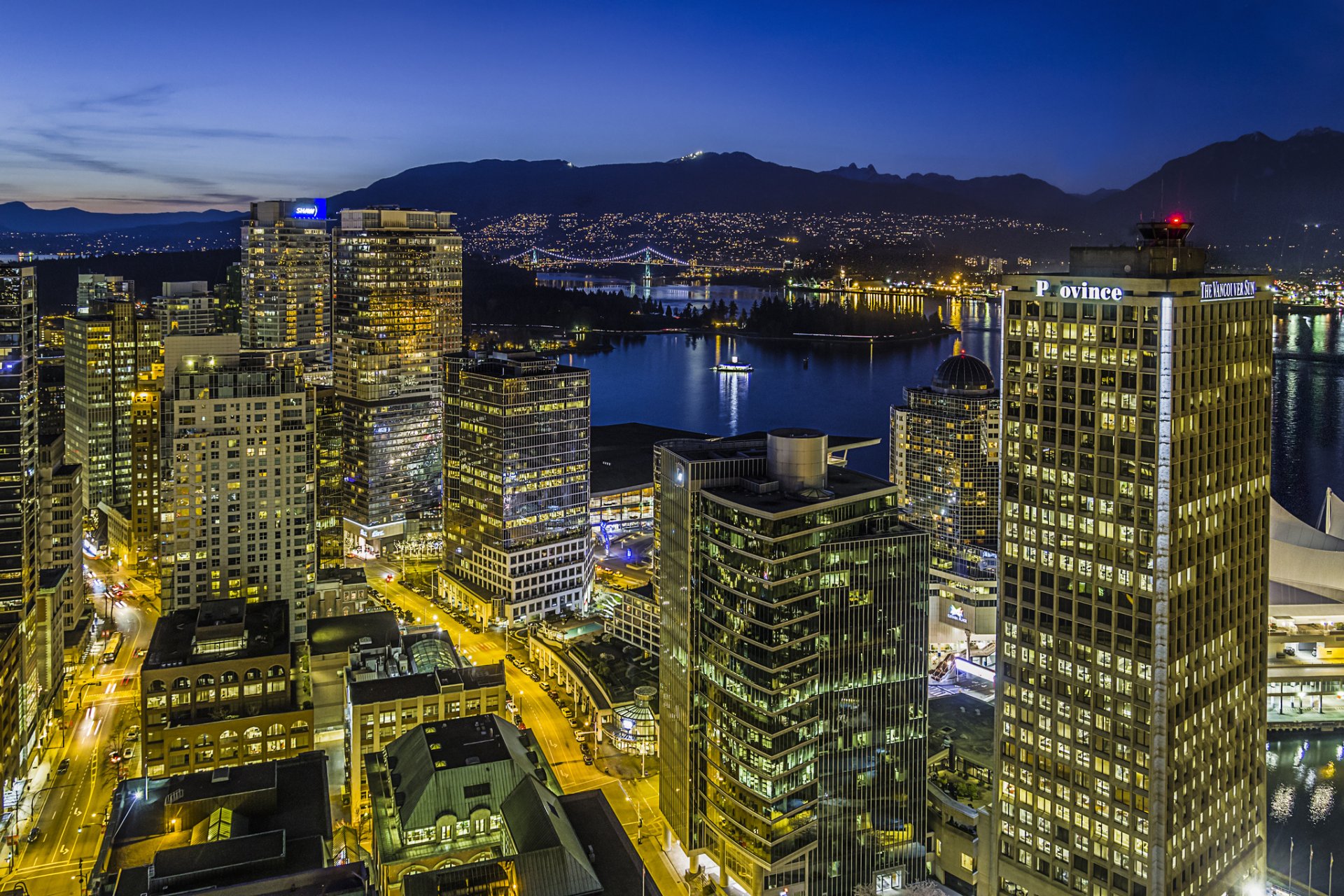 vancouver kanada noc miasto światła światło budynki wieżowce domy drapacze chmur