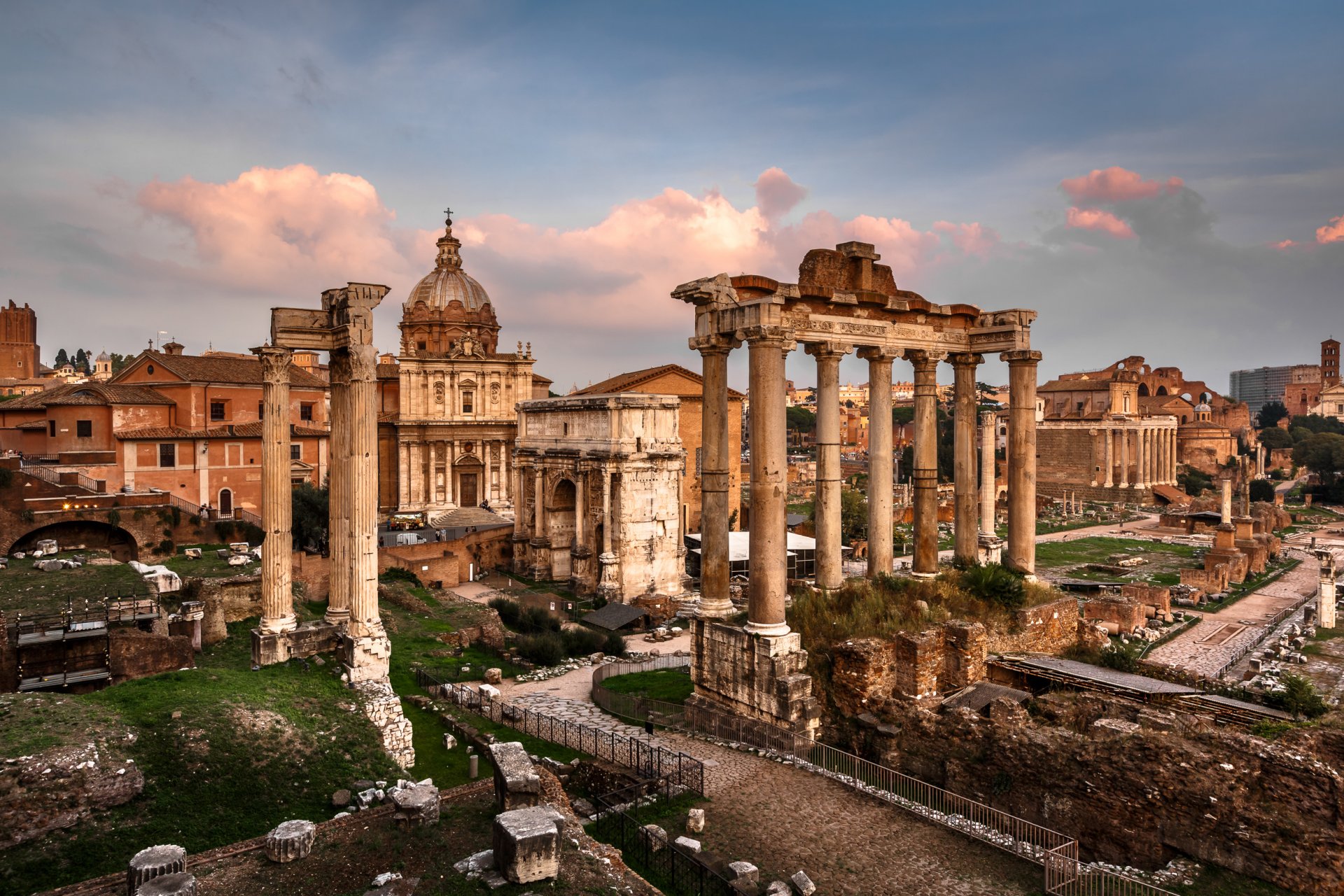 forum romanum septimius nordbogen saturn-tempel rom italien triumphbogen saturn-tempel platz ruinen säulen