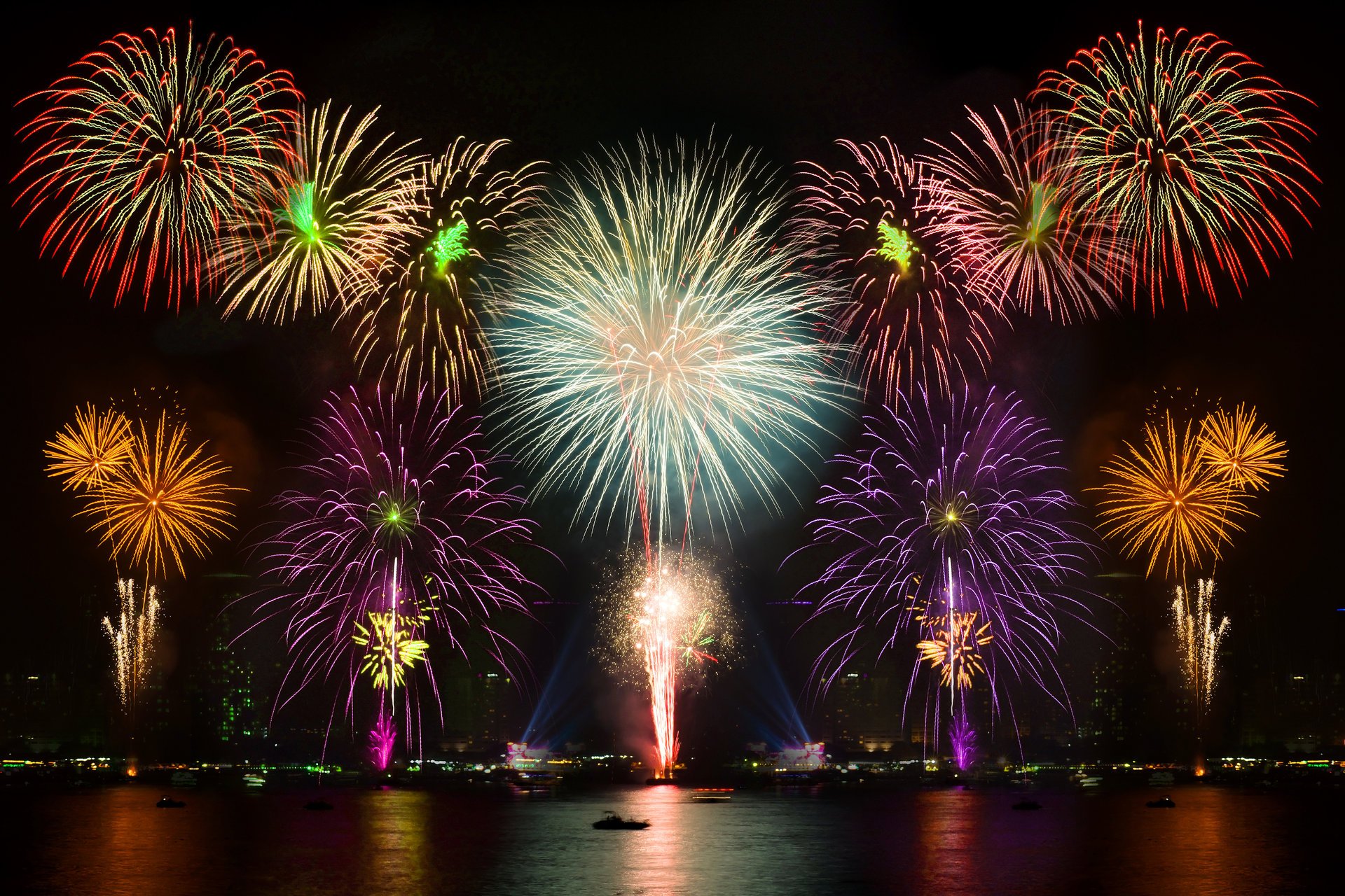 feuerwerk nacht lichter bunt reflexion wasser stadt gruß lichter