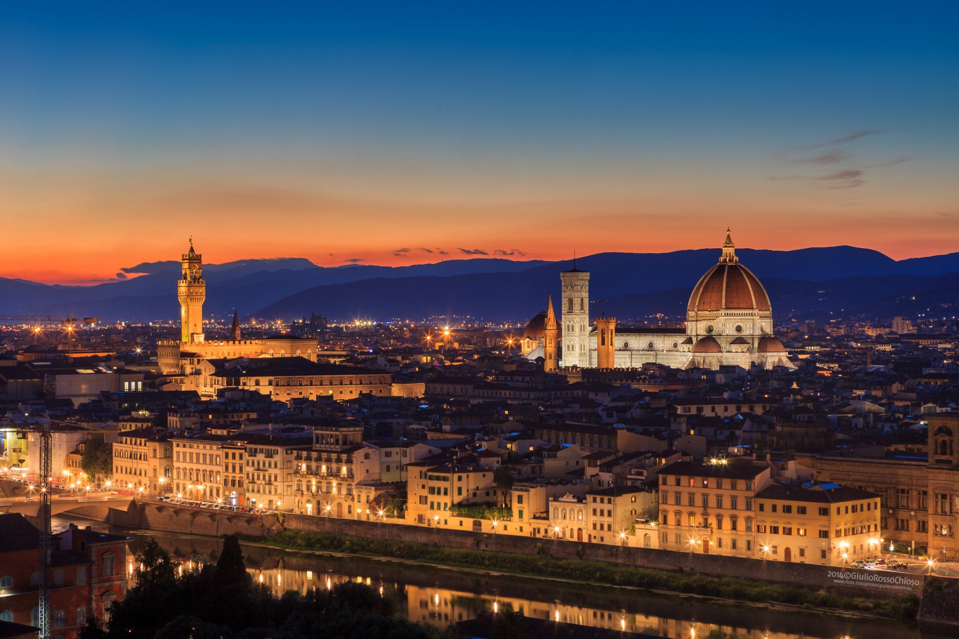 firenze флоренция тоскана италия ла cattedrale санта-мария-дель-фьоре палаццо веккьо санта-мария-дель-фьоре город архитектура собор освещение вечер оранжевый закат небо