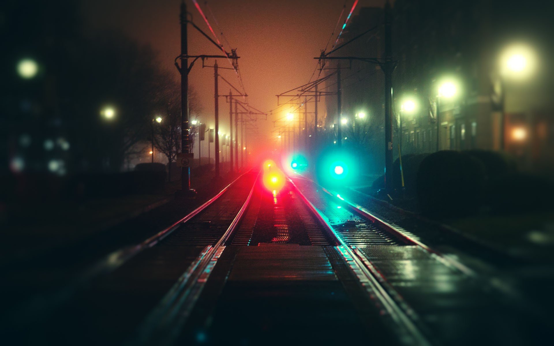 ville nuit routes rails brouillard bokeh