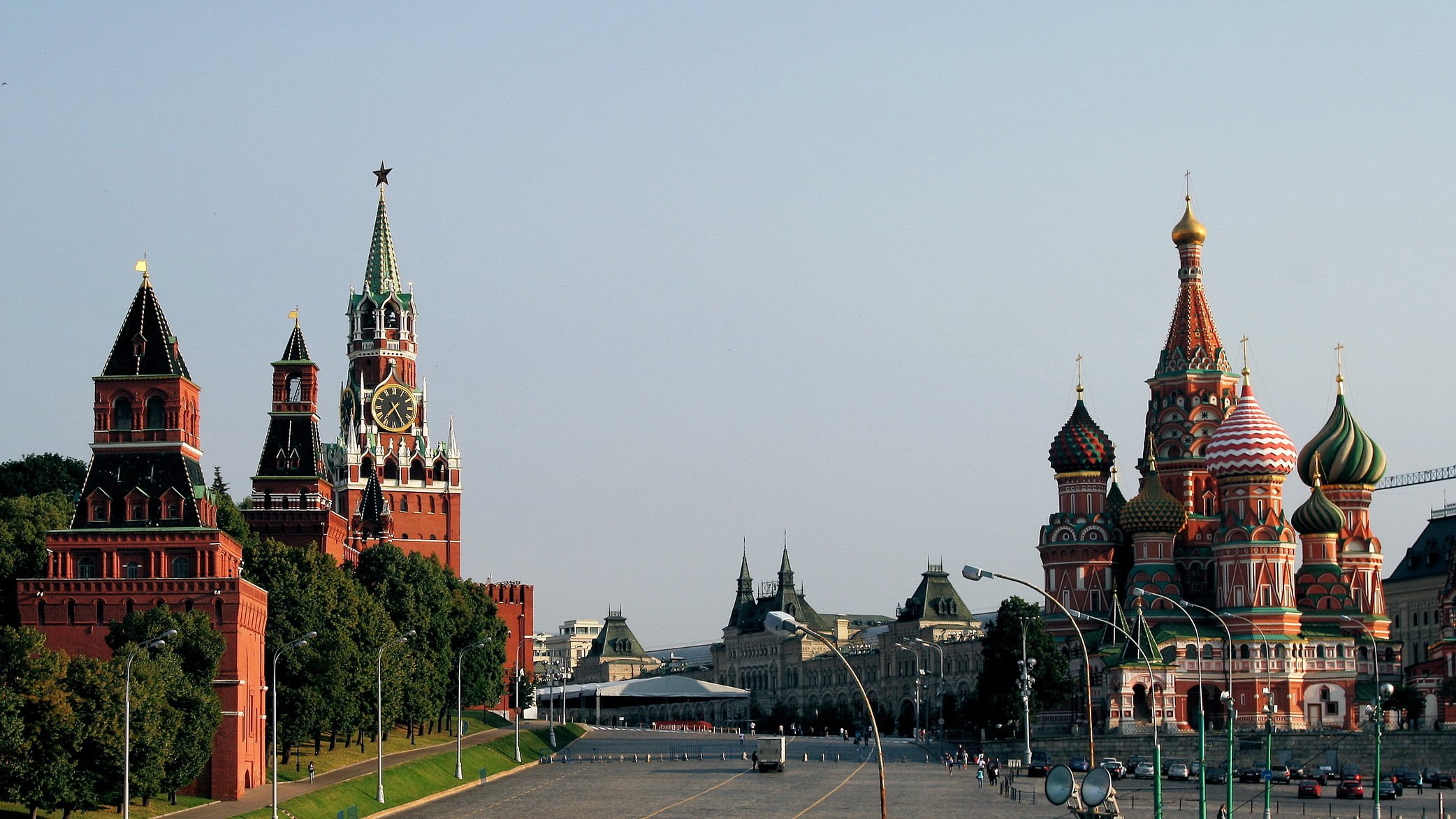 piazza rossa mosca cremlino chiesa di san basilio cattedrale dell intercessione discesa vasilievsky piazza torre spasskaya gum russia russia