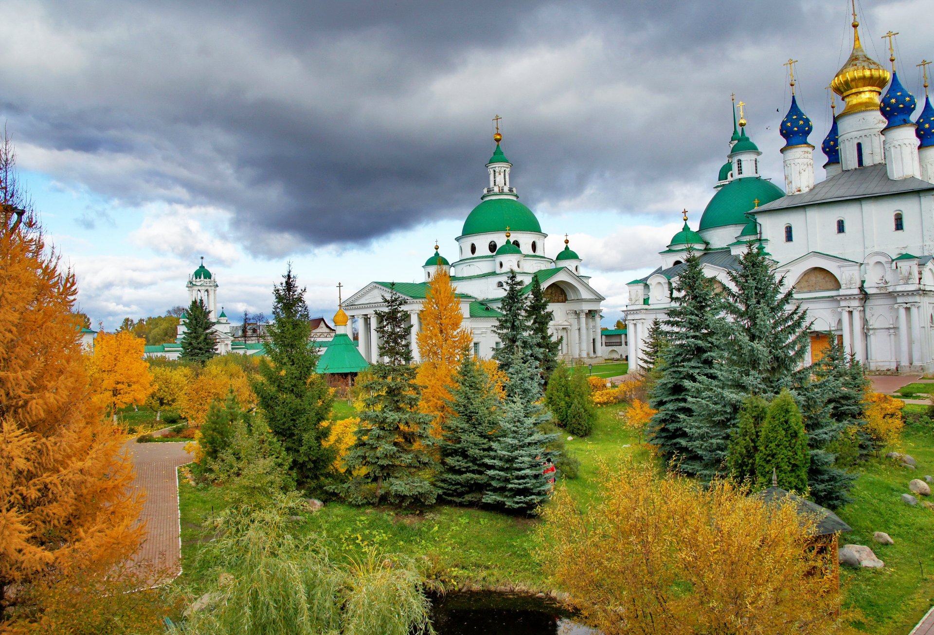 monastero di spaso-yakovlevsky rostov russia autunno