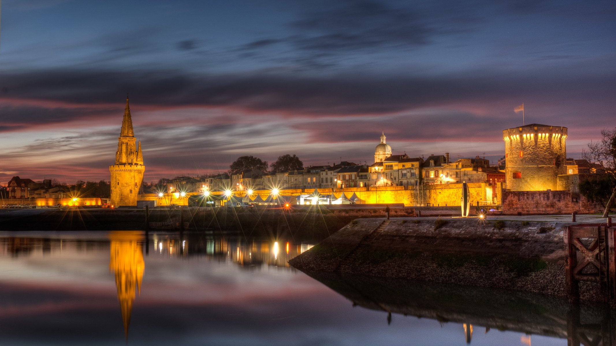 francia la rochelle casas arquitectura río noche