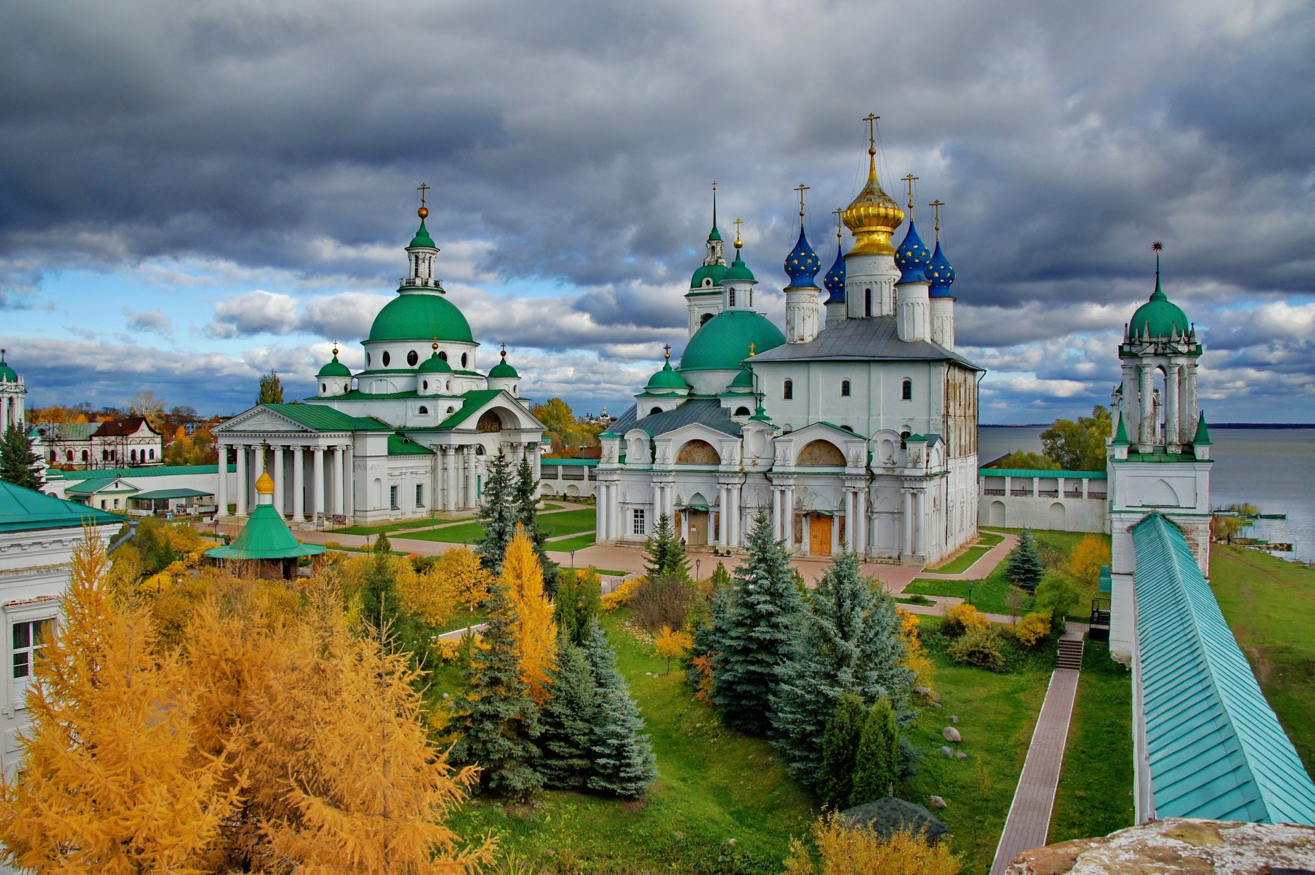 rusia templo monasterio catedral cielo monasterio del salvador-yakovlevsky dimitriev abeto ciudad foto