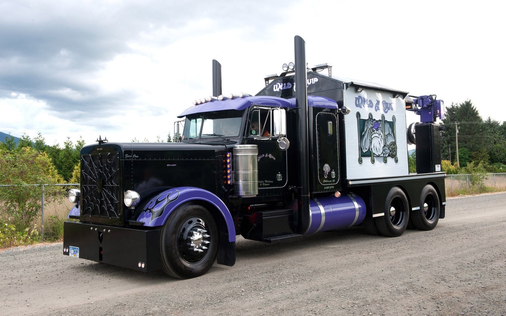 tuning chrome a peterbilt 379 tractor