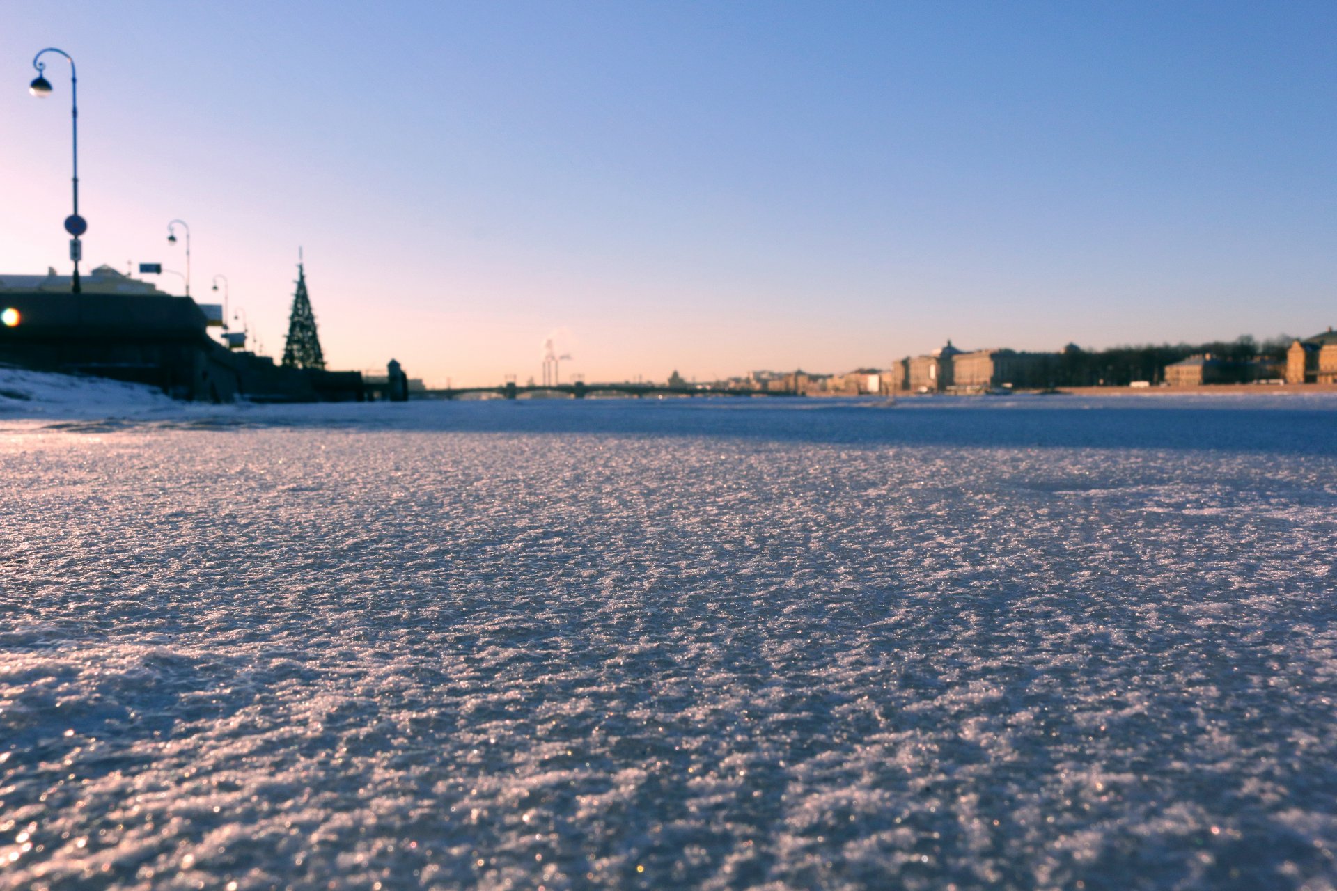 saint-pétersbourg ville neva glace