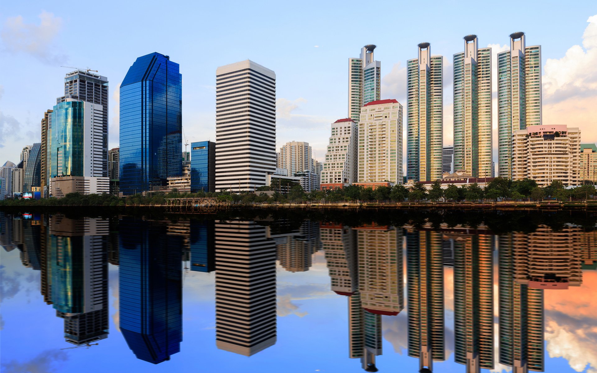 bangkok thailand stadt fluss reflexion gebäude