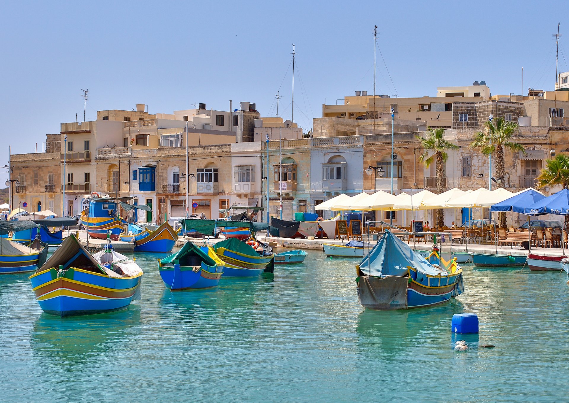 malte marsashlock marsashlock ville mer méditerranée bateaux quai maisons bâtiments