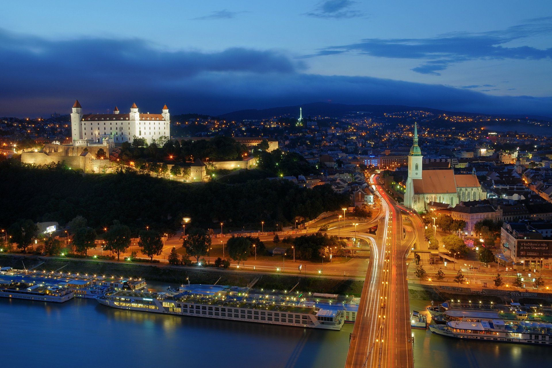 slovaquie bratislava crépuscule lumières