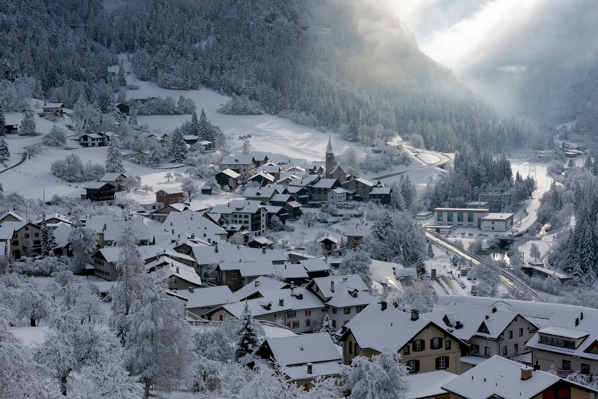 filisur commune suisse canton des grisons neige hiver maisons