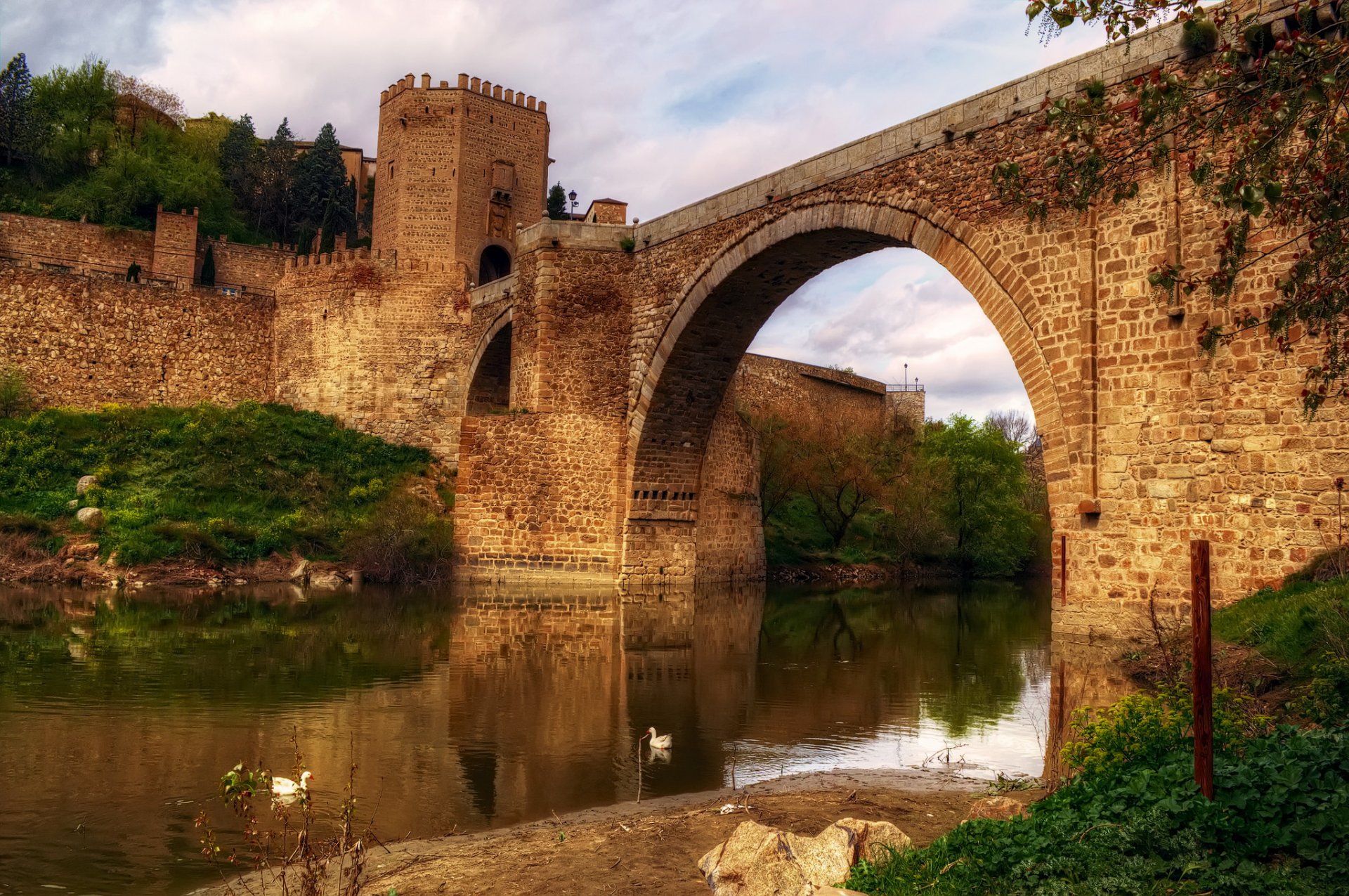 castilla-la mancha toledo spain castile-la mancha bridge river town architecture