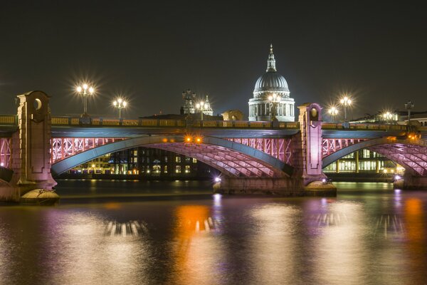 Schöne Brücke in London