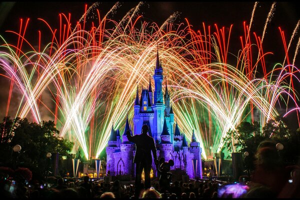 Castillo de la bella durmiente de Disney con luces