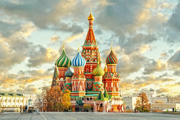 Temple sur la place rouge à Moscou