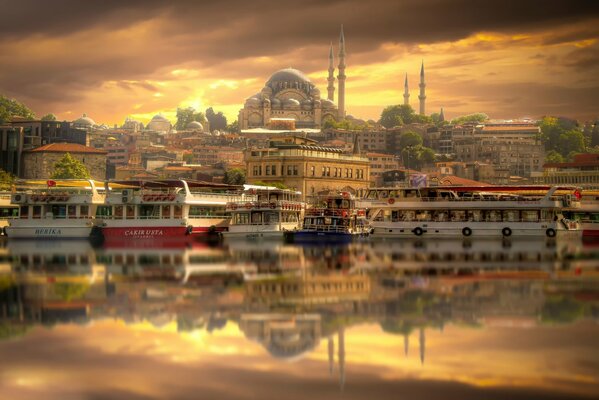 Bella Istanbul nel colore delle Nuvole gialle