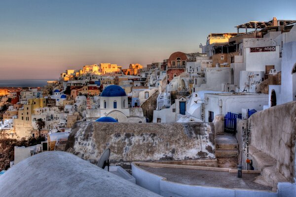 Вид на старый греческий город на восходе