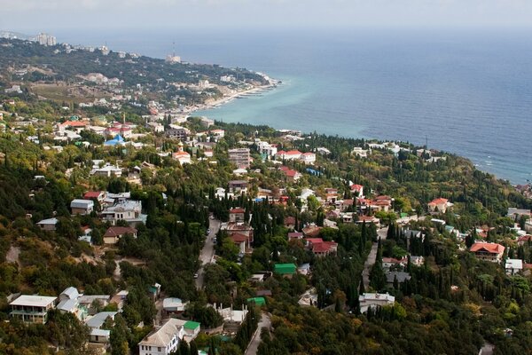 Case sulla costa vicino al mare vista dall alto