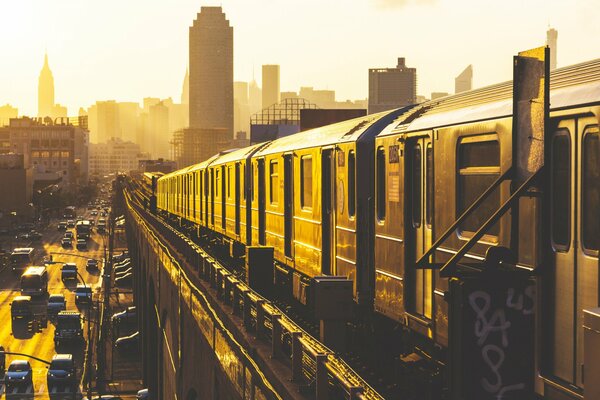 Sonnenaufgang in New York mit der Eisenbahn