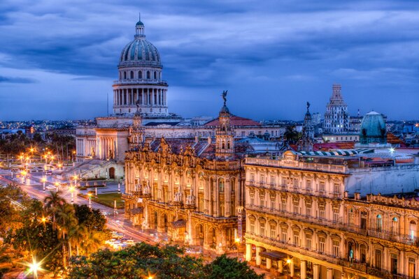 Abendlichter der Stadt Havanna