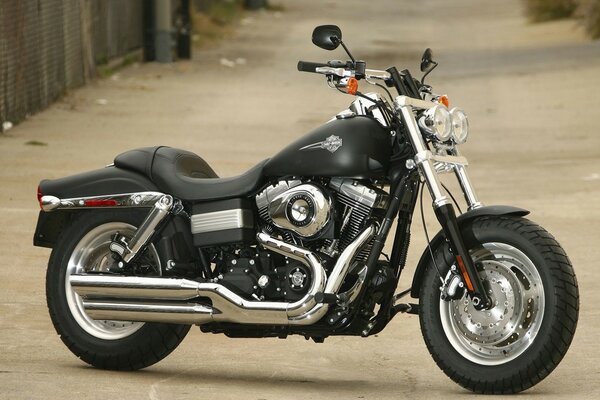 Harley Davidson Black Street Bike