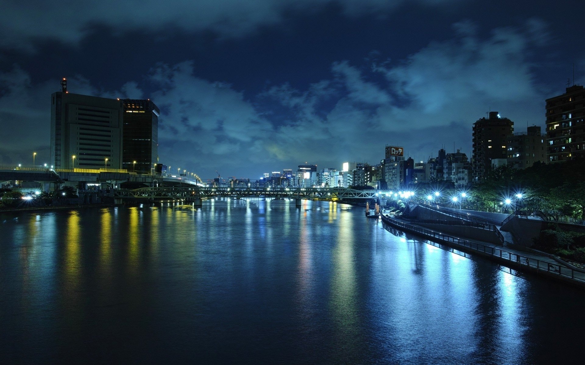 stadt hauptstadt peking china nacht abend beleuchtung lichter fluss uferpromenade brücke wasser reflexion