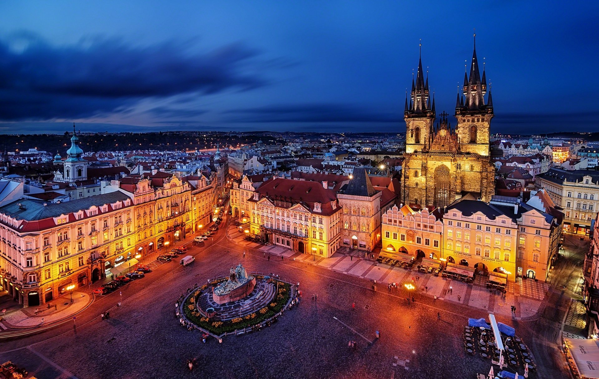 prague tchèque česká republika staroměstské náměstí staré město týnský chrám république tchèque république tchèque place de la vieille ville stare mesto temple de tyn ville soirée éclairage place architecture bâtiments