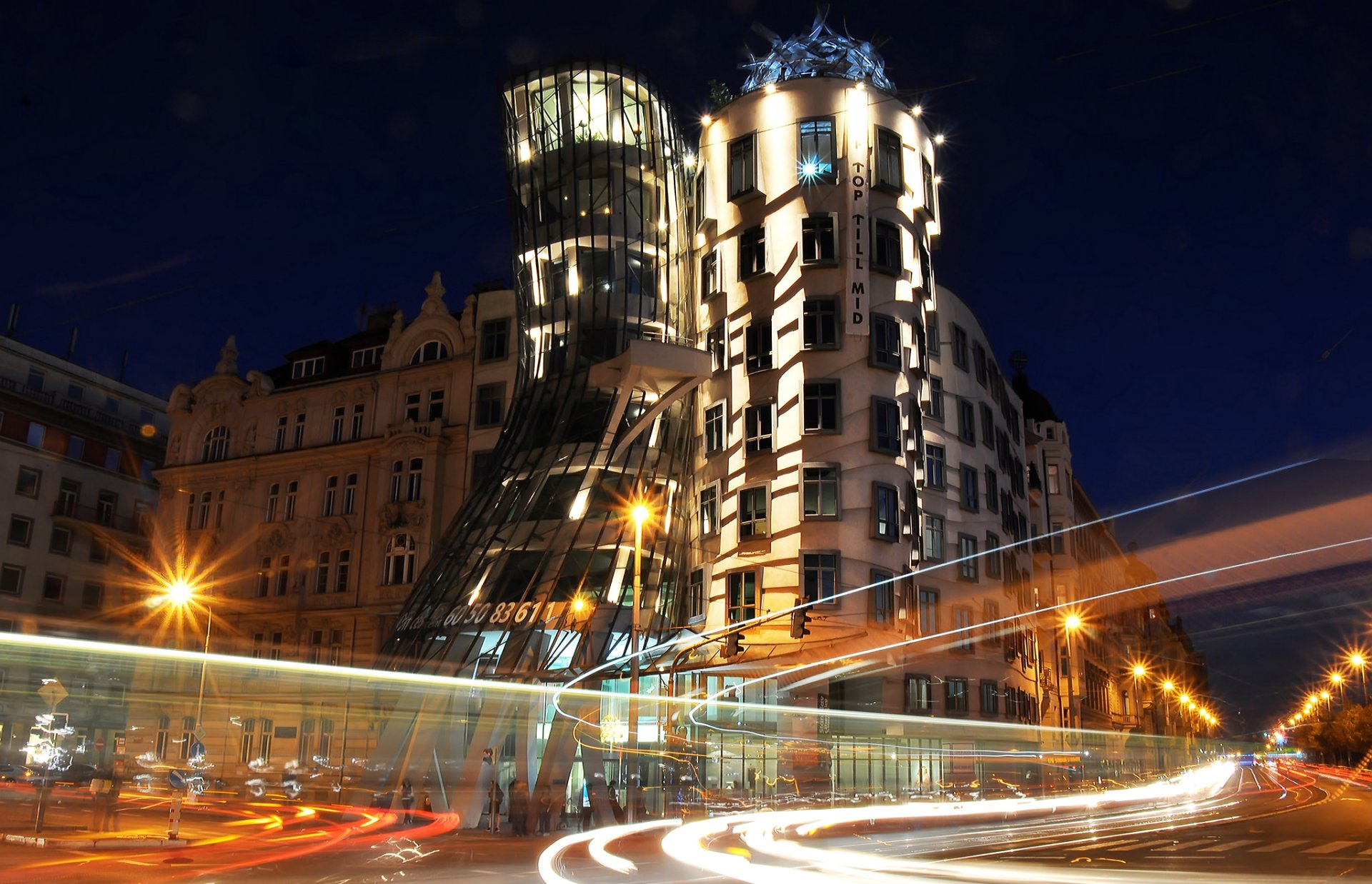 prague république tchèque nuit lumières maison de danse promenade