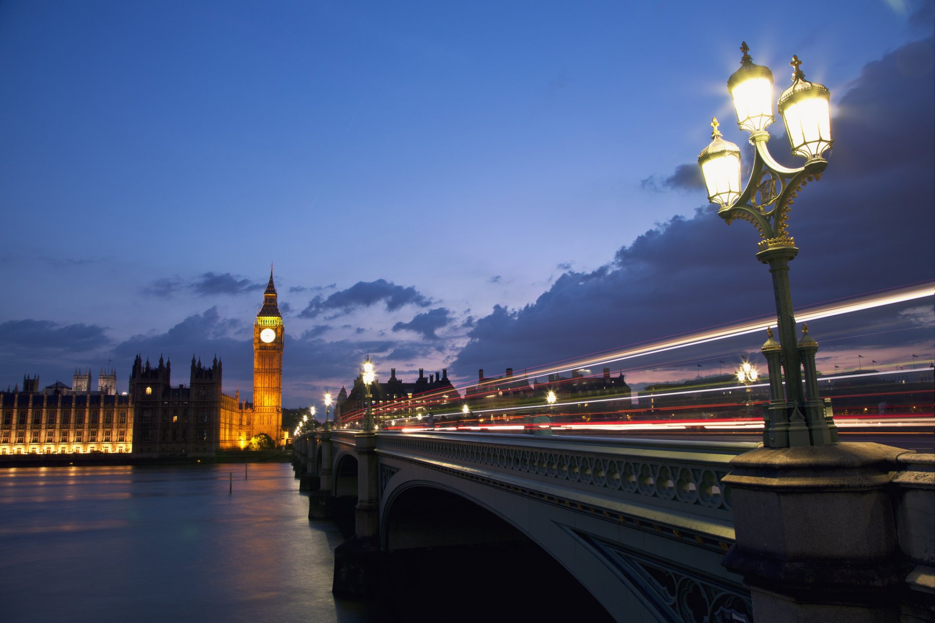 londres inglaterra big ben reino unido abadía de westminster río támesis ciudad capital arquitectura puente río támesis noche iluminación luces linternas tráfico exposición azul cielo nubes nubes