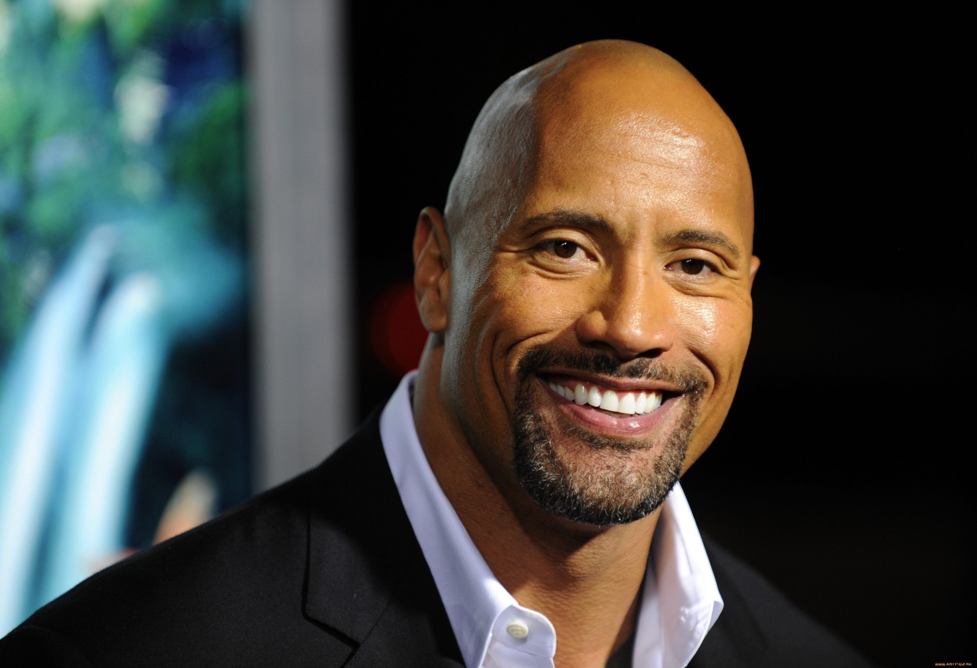 dwayne johnson lächeln. schauspieler