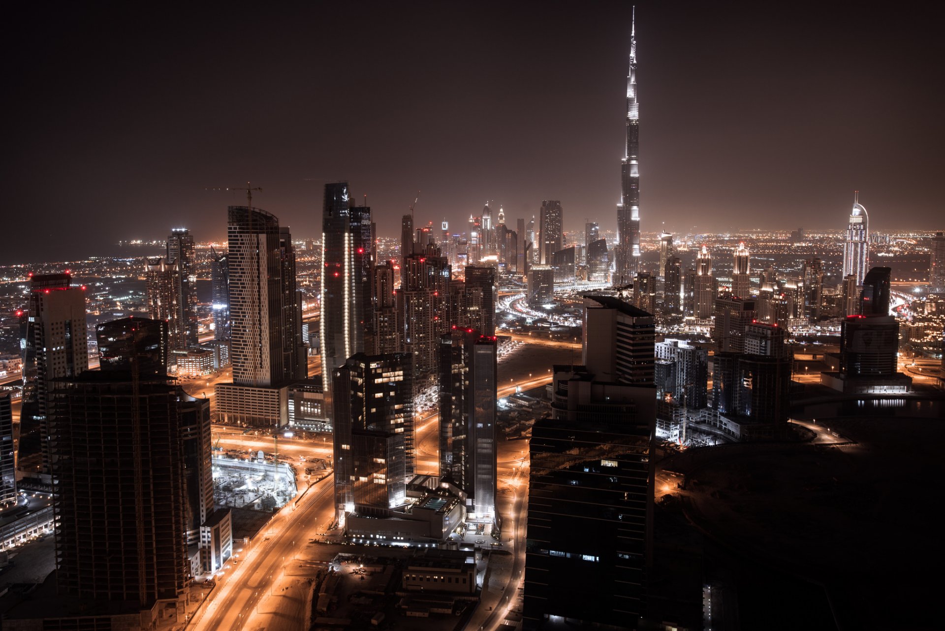 dubai stadt naght panorama nacht häuser hochhäuser lichter straßen