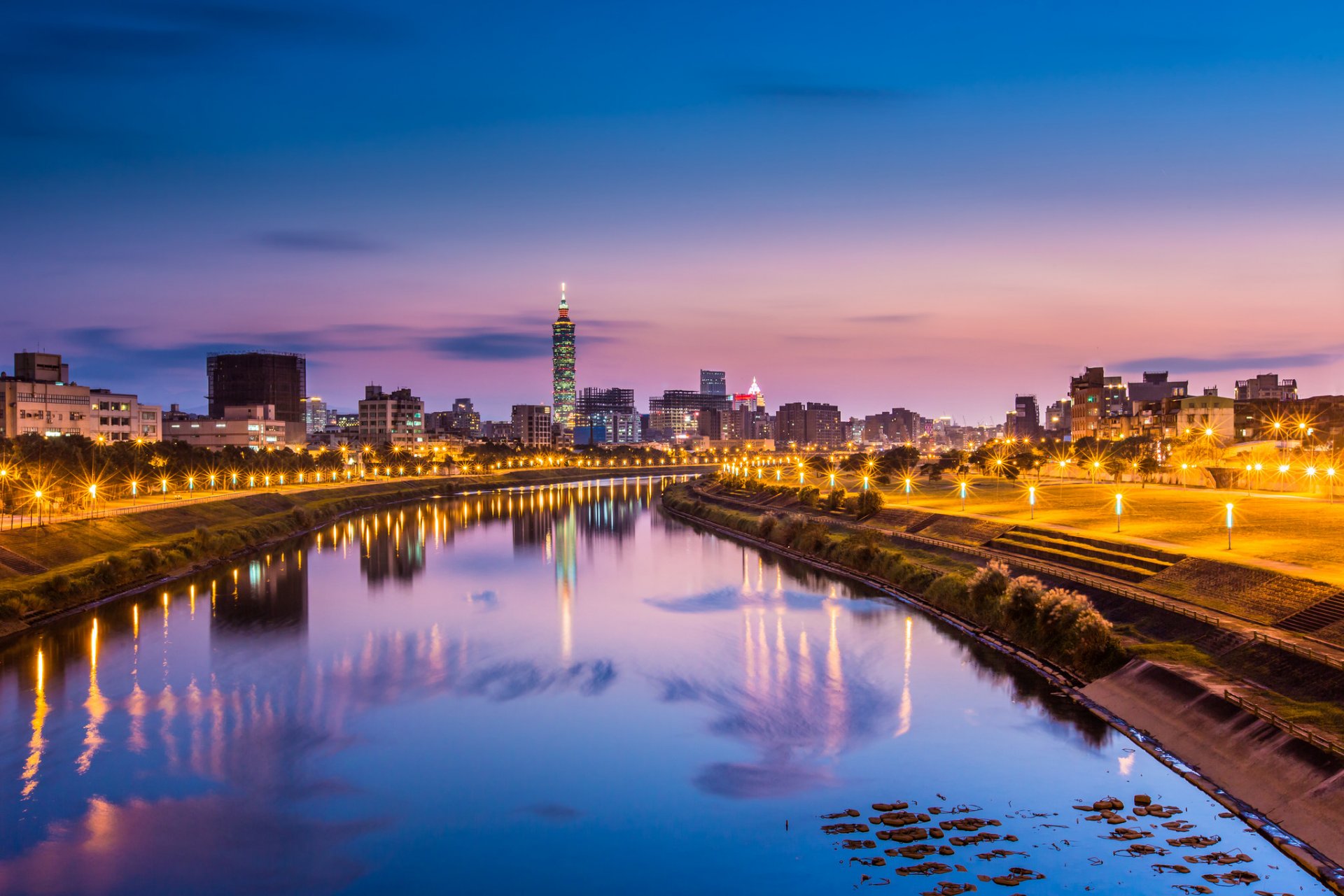 china prc taiwan taipei city river evening blue pink sky light lights lanterns reflection blue pink