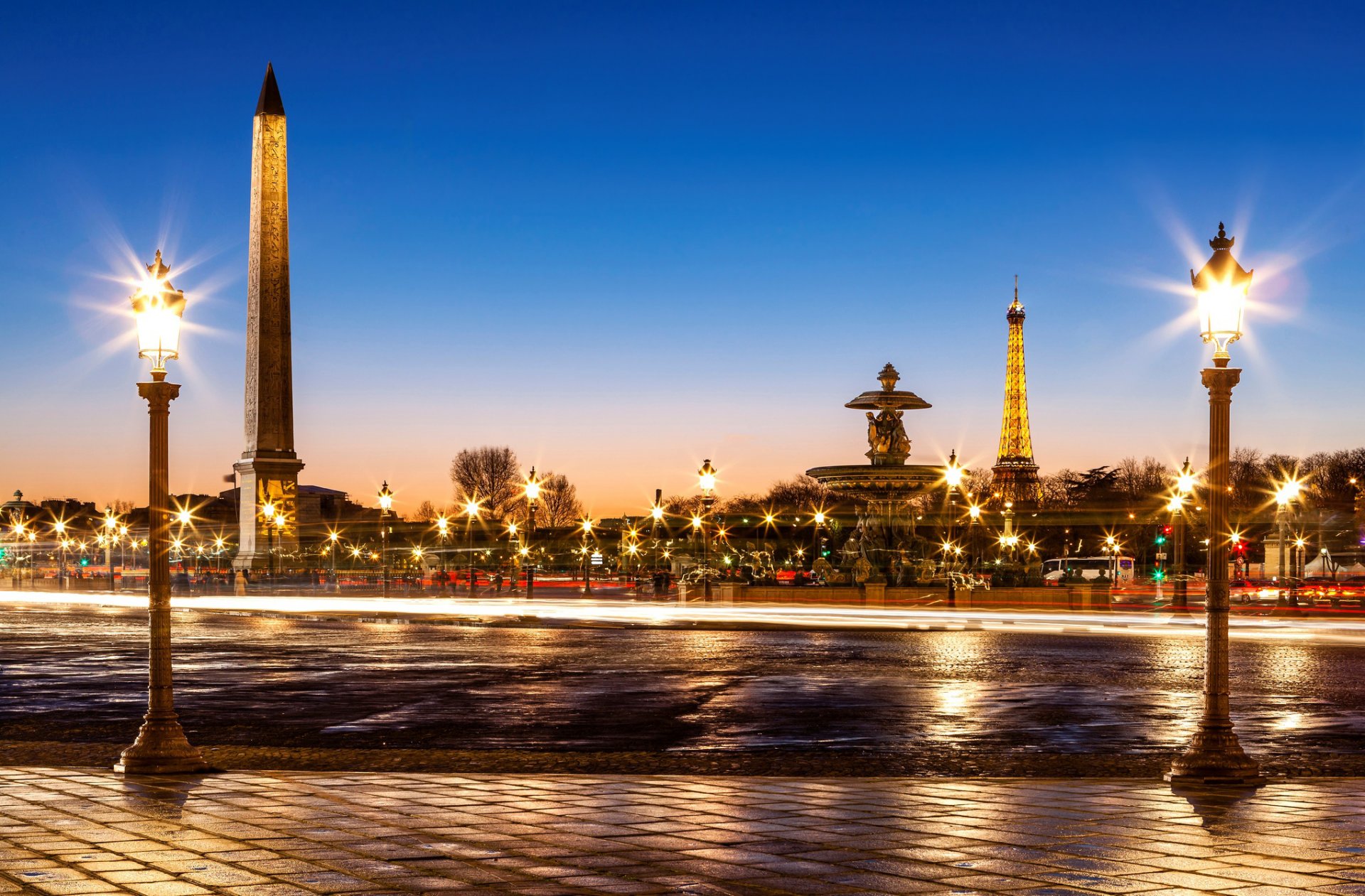 parigi francia place de la concorde place de la concorde place de la concorde place de la concorde obelisco di luxor obelisco di luxor torre eiffel fontana ponte città sera lanterne illuminazione strada esposizione pavimentazione