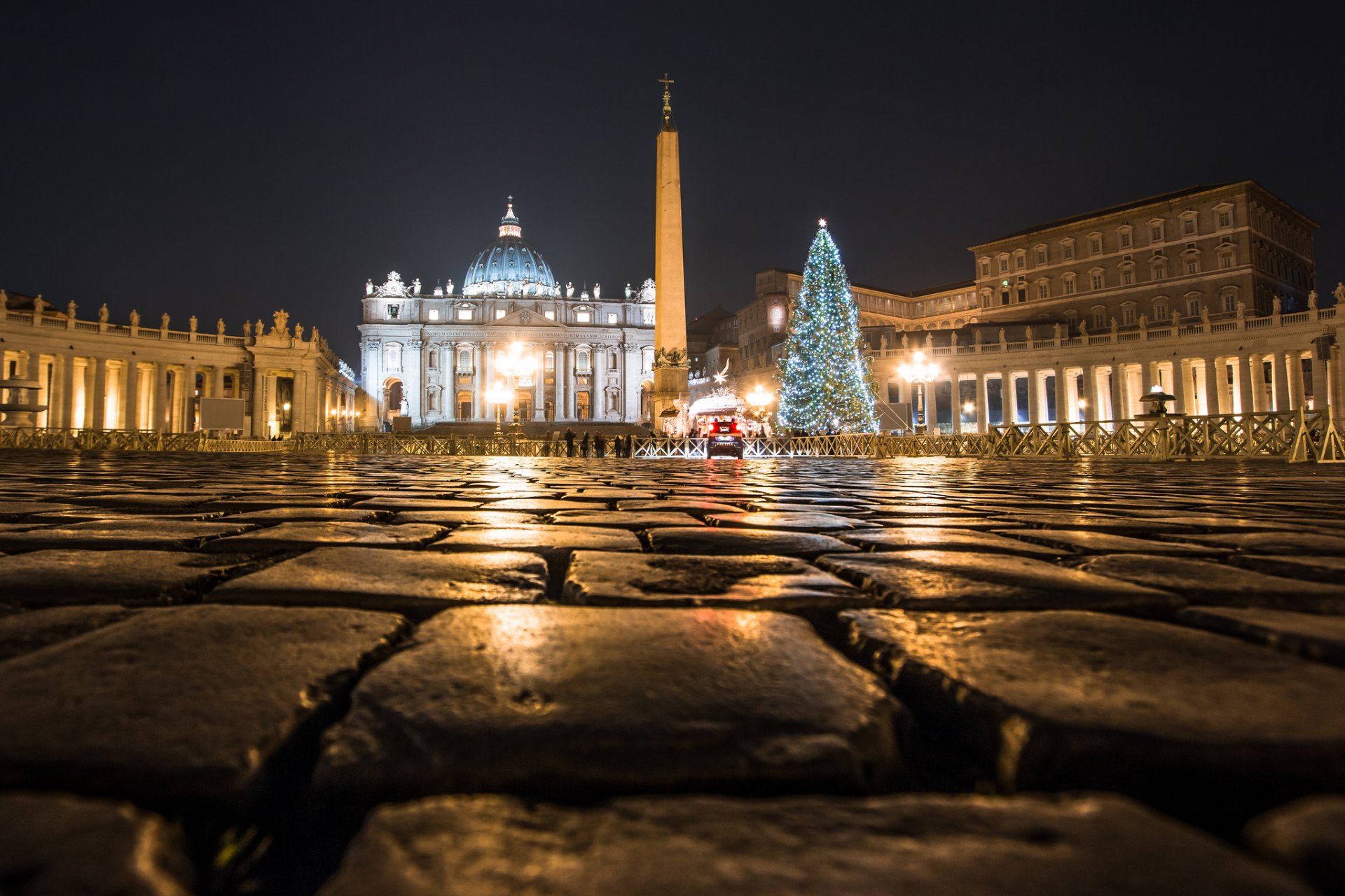 rzym włochy noc światła plac świętego piotra