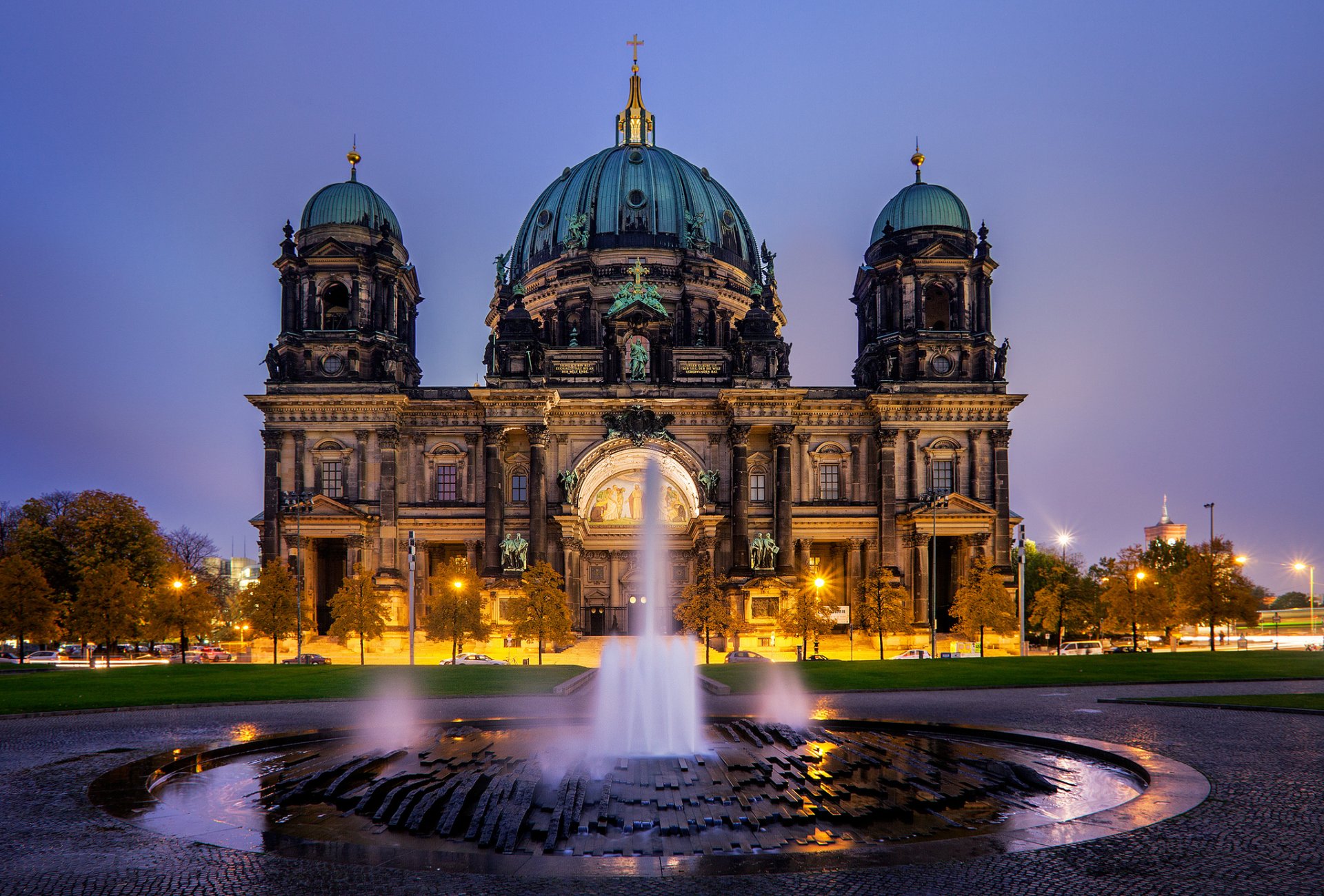 berlín alemania casa berliner catedral de berlín fuente noche