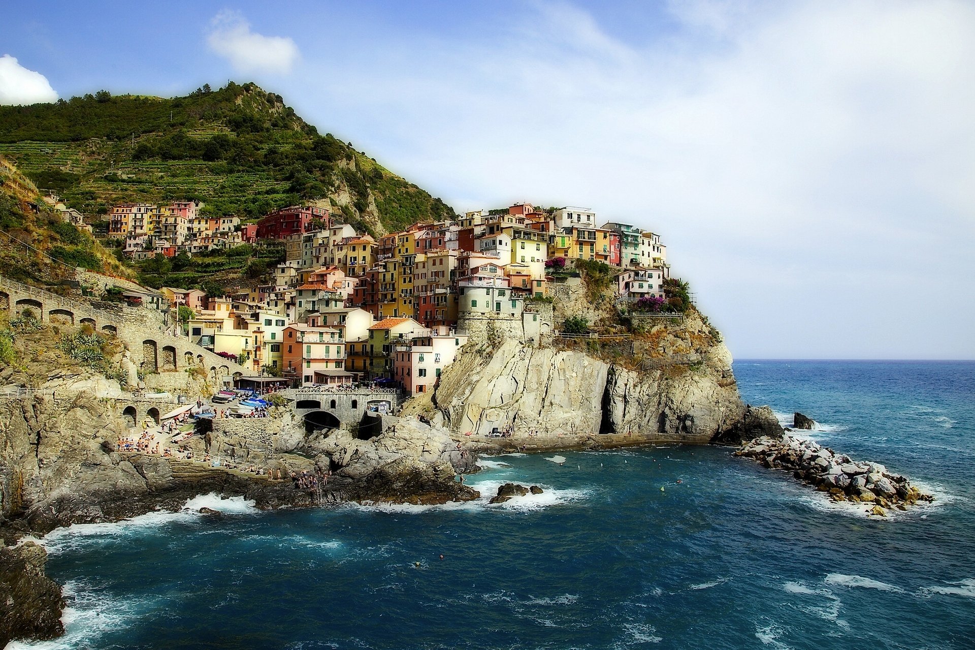 manarola cinque terre włochy morze liguryjskie cinque terre klify krajobraz wybrzeże