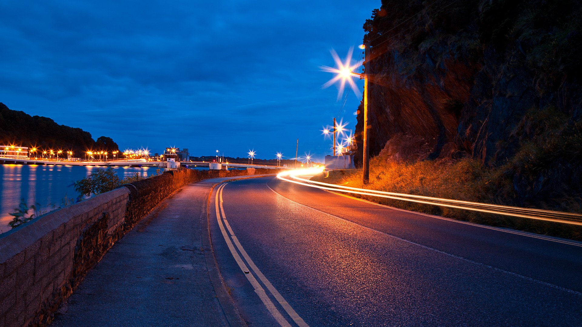 straße markierung lichter lichter himmel fußabdruck