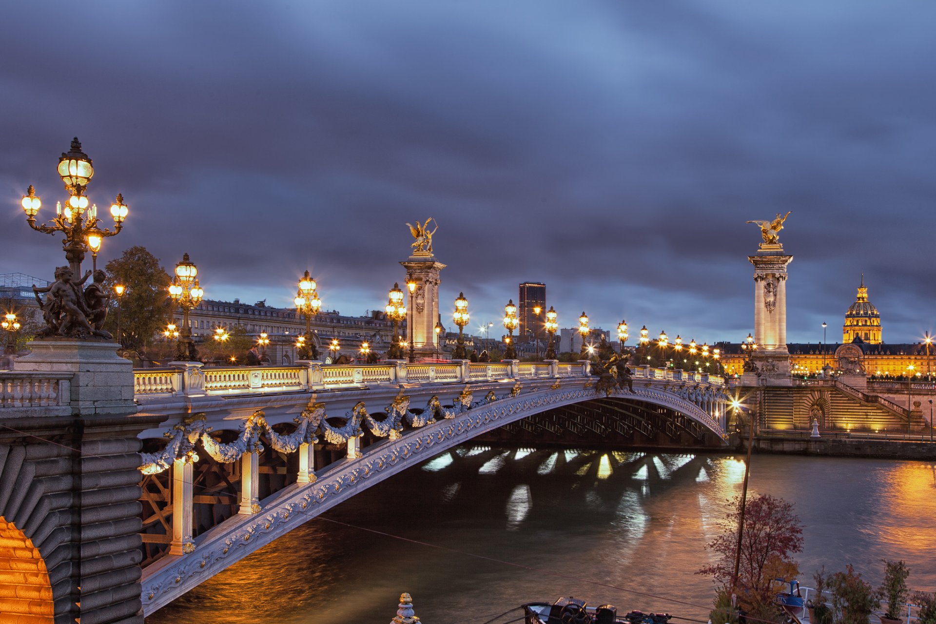 francia parís ciudad romántica puente alejandro iii puente sena noches linternas ciudad paisaje río sena noche luces hermoso