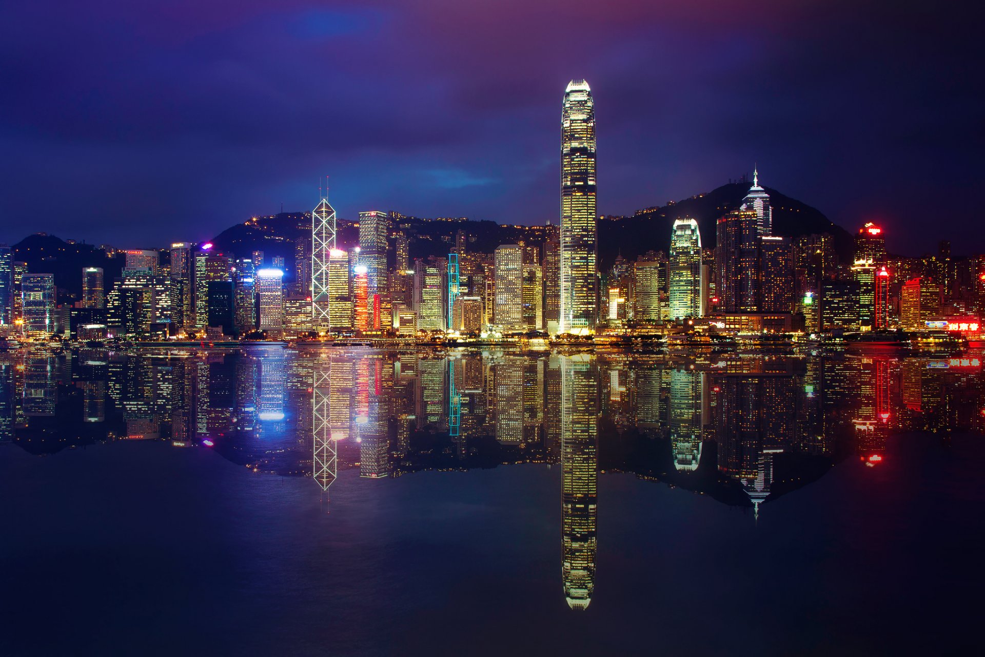 ville gong kong hong kong soirée nuit baie lumières gratte-ciel bâtiments réflexions